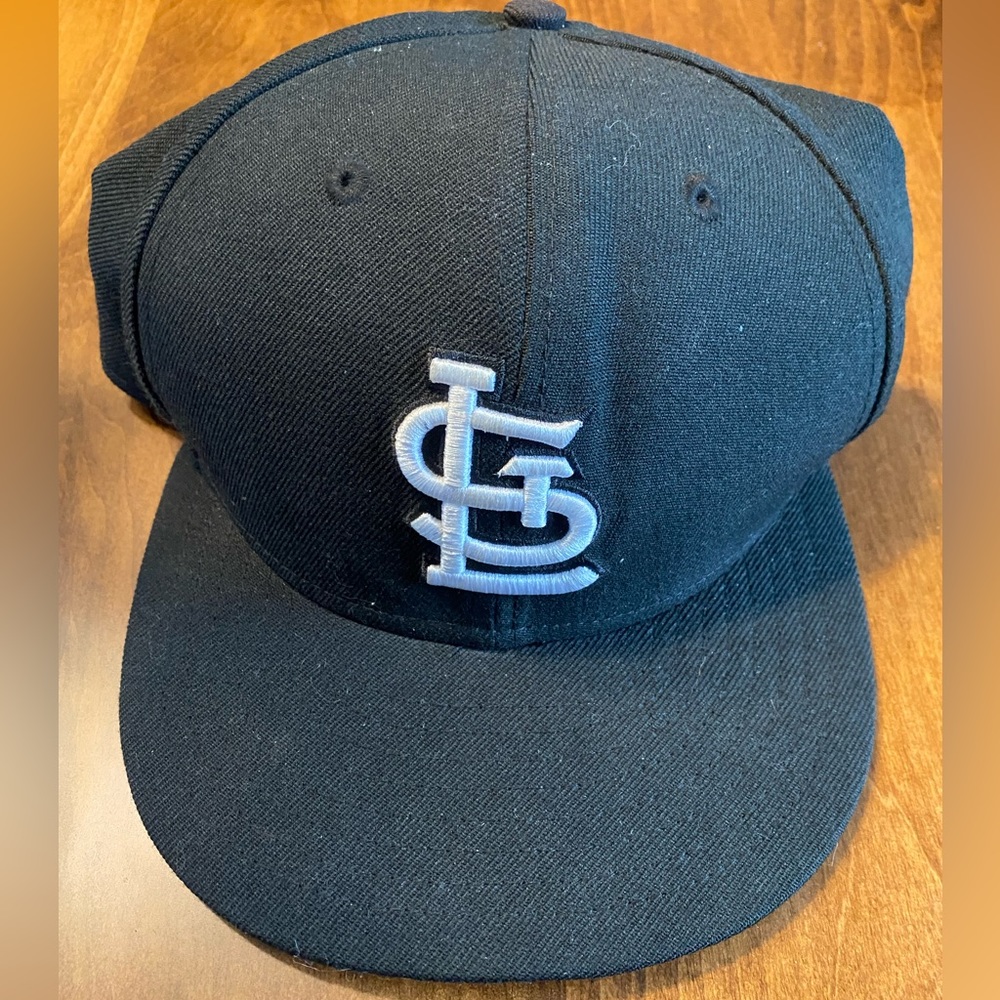 Black Flat Bill St Louis Cardinals Hat